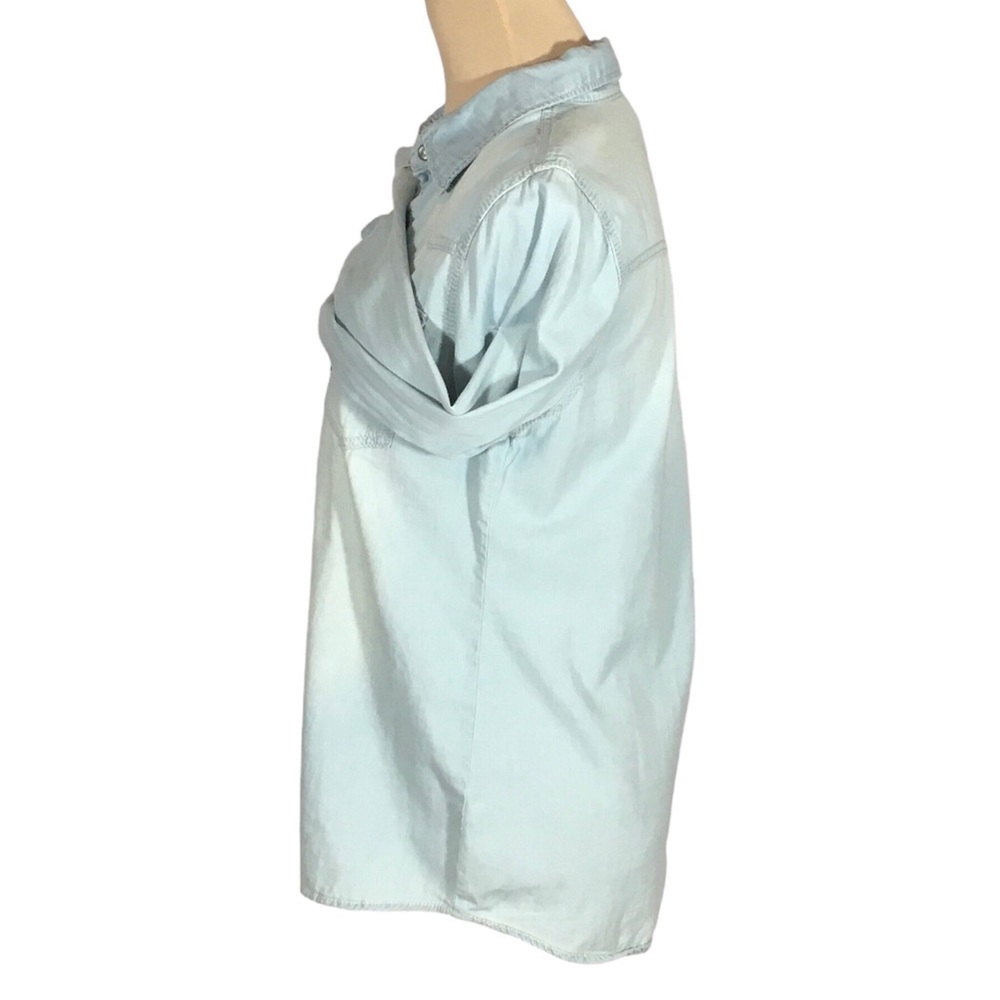 Rue 21 Light Wash Chambray Button Down Shirt, Medium (Juniors) - Picture 2 of 10